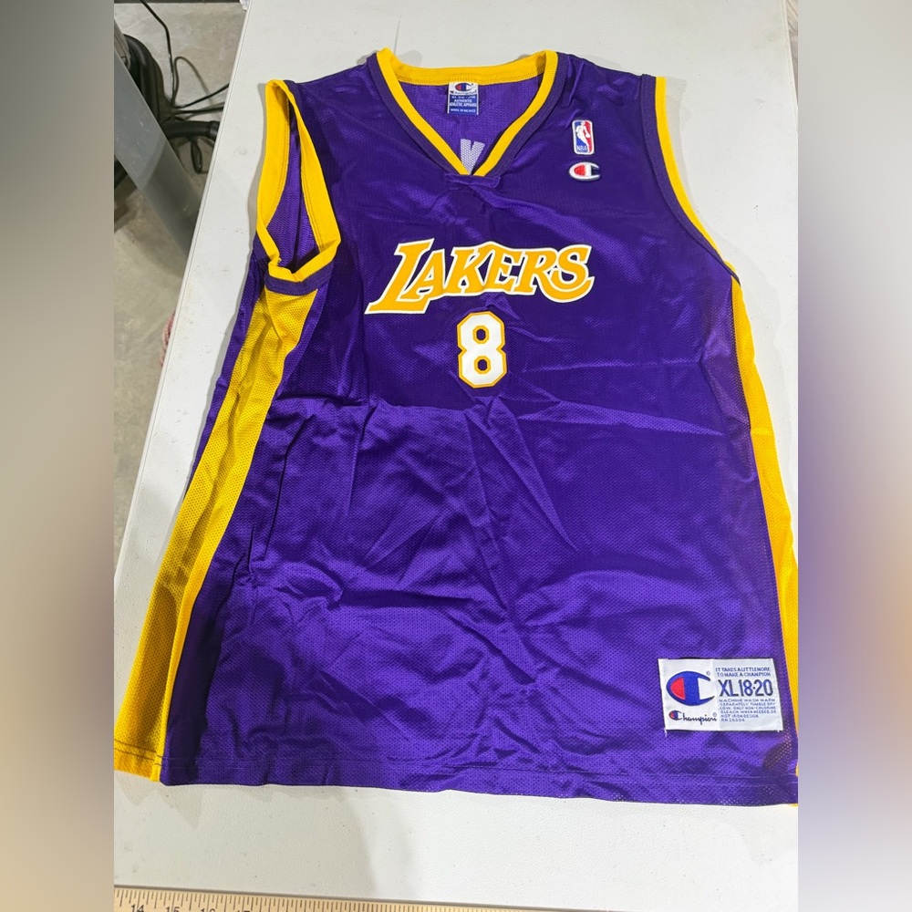 Vintage Champion Kobe Bryant #8 Youth Jersey Size XL 18-20